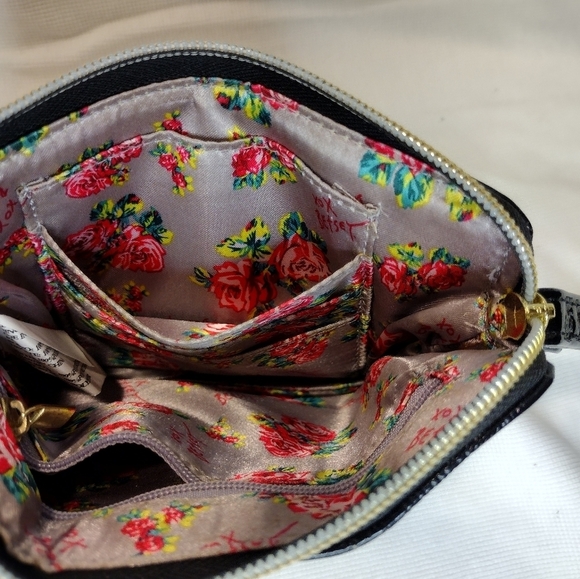 Betsey Johnson Black Etched Wristlet - Picture 6 of 7